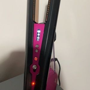 Cordless Dyson Corrale Flat Iron and charging station - great condition